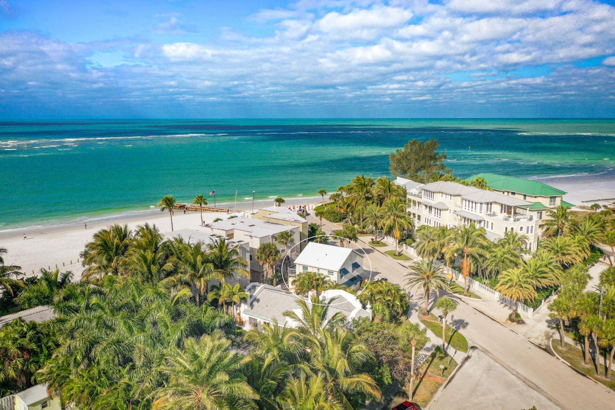 Parrot Beach Cottages Сиеста-Ки Номер фото